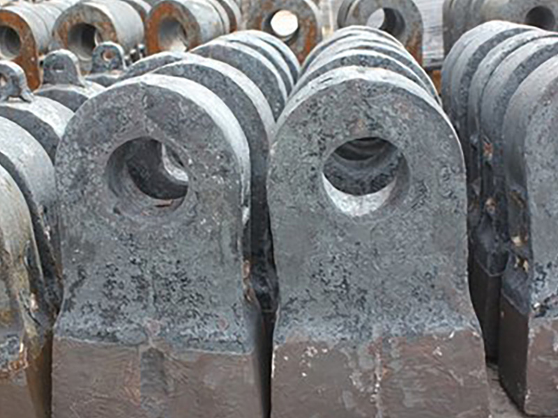 Impact resistant alloy wear resistant hammer head